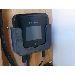Support mural pour routeur 5G Netgear Nighthawk M5