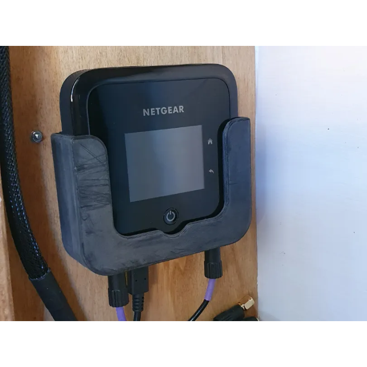 Support mural pour routeur 5G Netgear Nighthawk M5